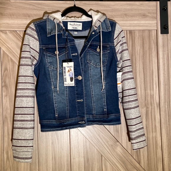 Jean Jacket - Picture 1 of 3